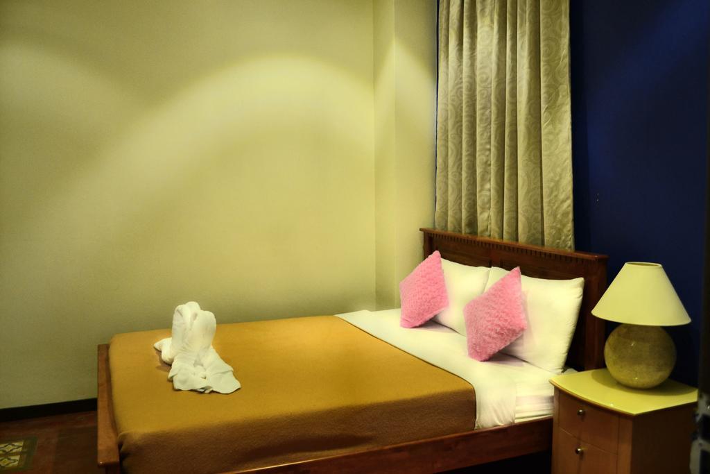 The Sovereign George Town Quarto foto